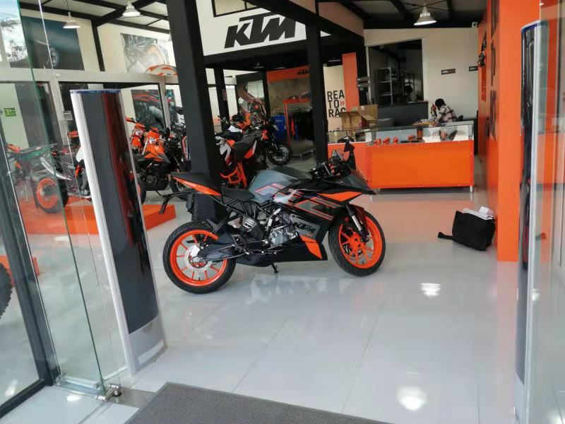 夠霸氣！國外摩托車行安裝立方美emeno防盜器！