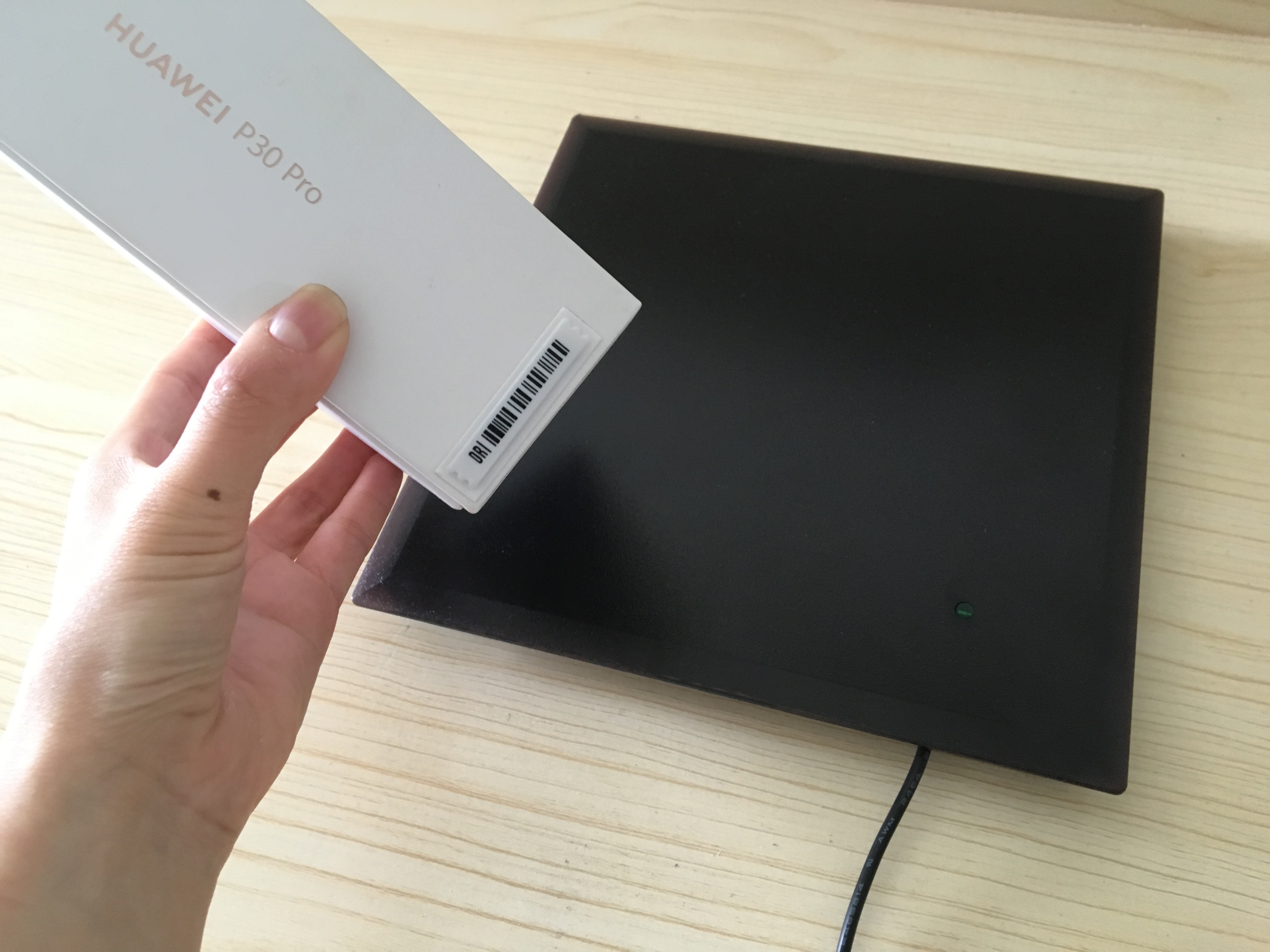 防盜軟標(biāo)簽如何利用消磁器進(jìn)行消磁呢？